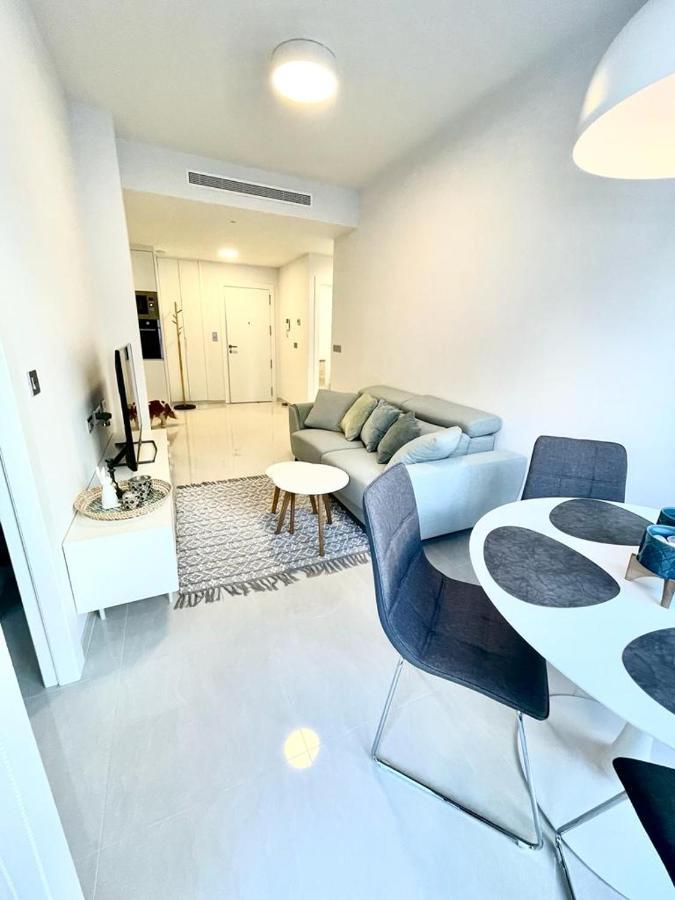 Luxury Apartment Torrevieja Bagian luar foto