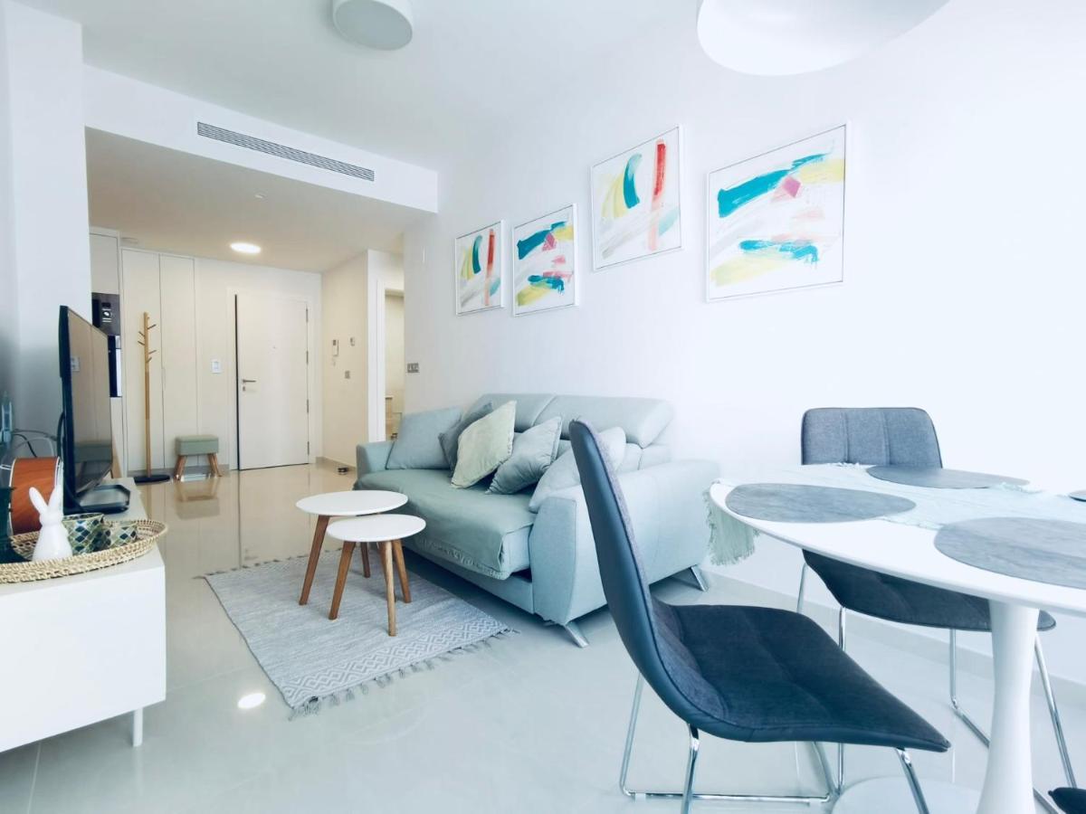 Luxury Apartment Torrevieja Bagian luar foto